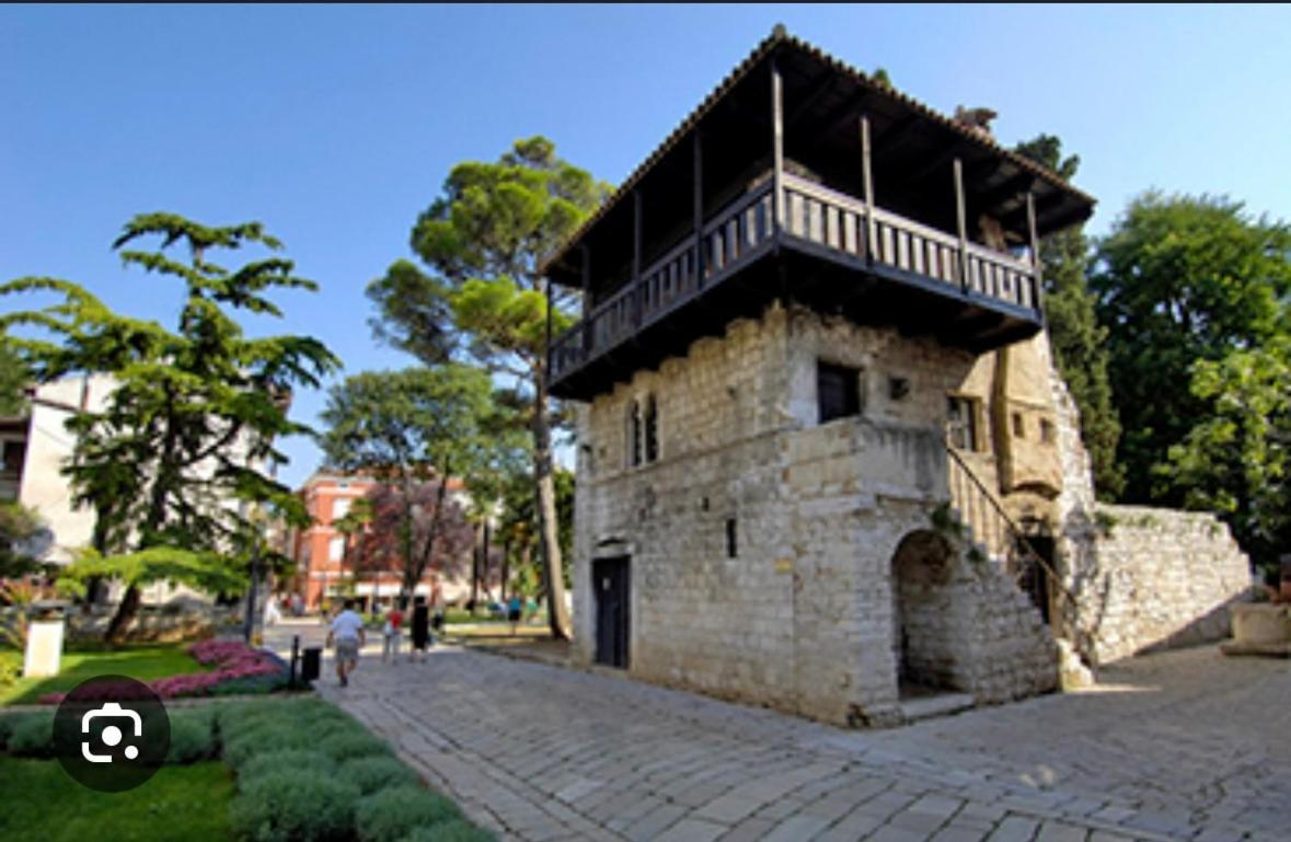 Apartment Mare Porec Bagian luar foto